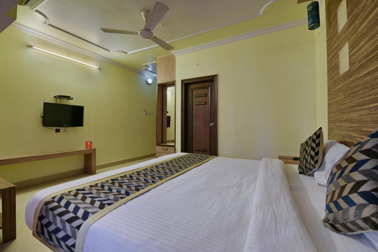 Oyo 2289 Hotel Radha Palace Kukas Ngoại thất bức ảnh