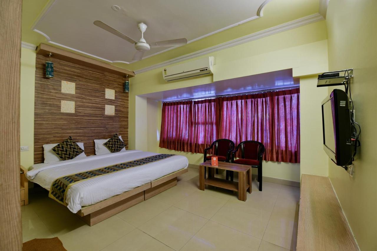 Oyo 2289 Hotel Radha Palace Kukas Ngoại thất bức ảnh